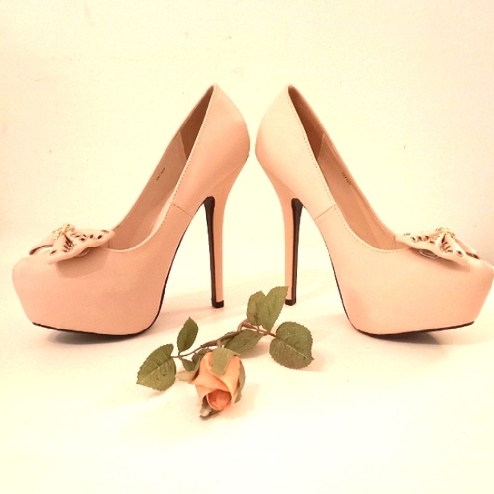NWOT NEW Stiletto Platform Pump High Heels Shoes Bow w/Metal Accent Cream Women